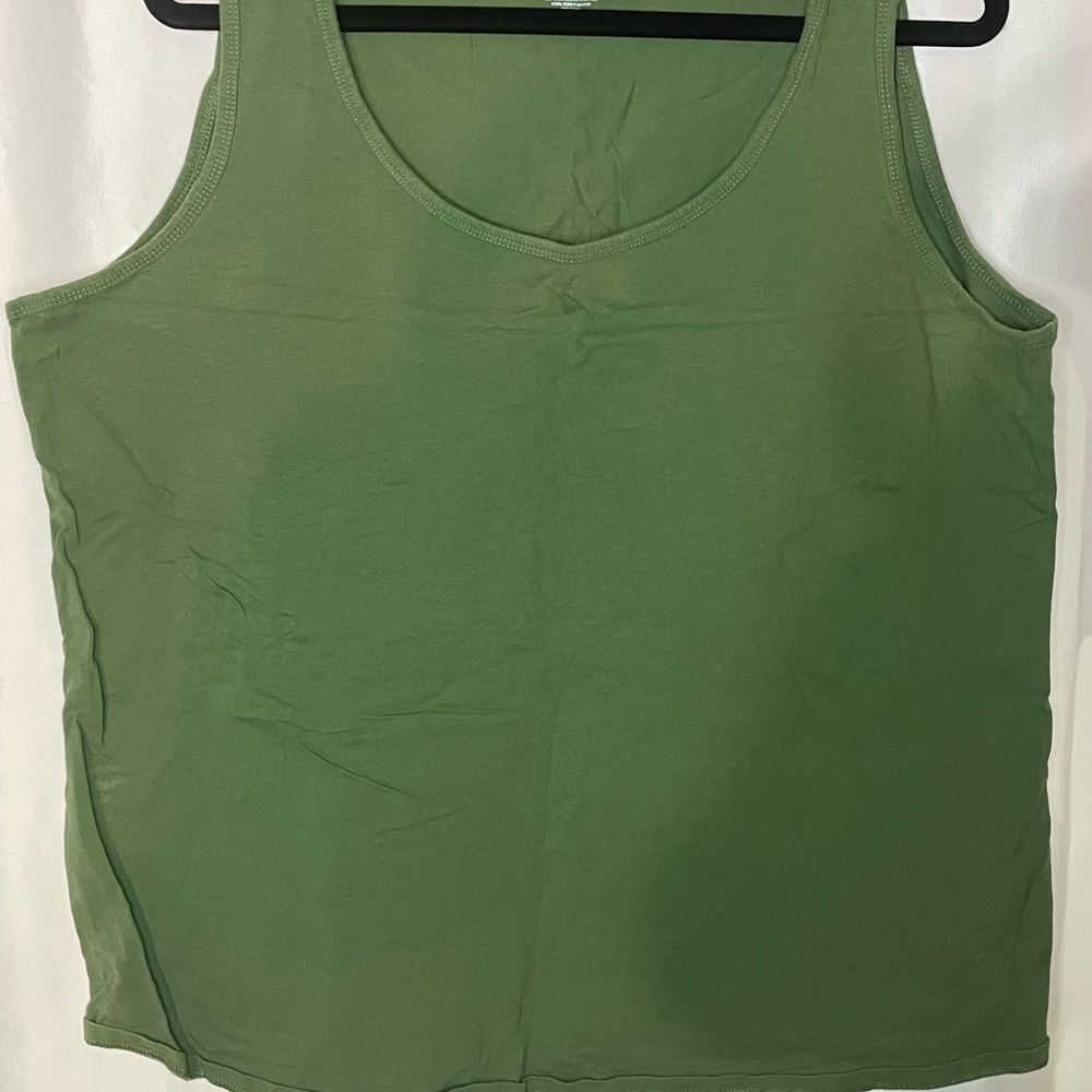 Duluth Trading Co Olive Green Scoop Neck No Yank Tank